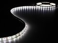 LEDS17W--KIT-MET-FLEXIBELE-LED-STRIP-EN-VOEDING-KOUDWIT-300-LEDS-5-m-12Vdc